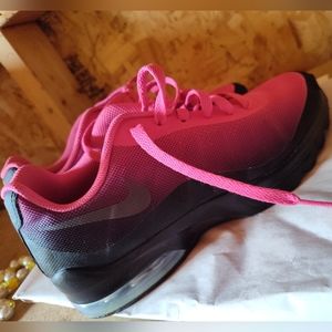 Brand new Nikes size 5.5 youth